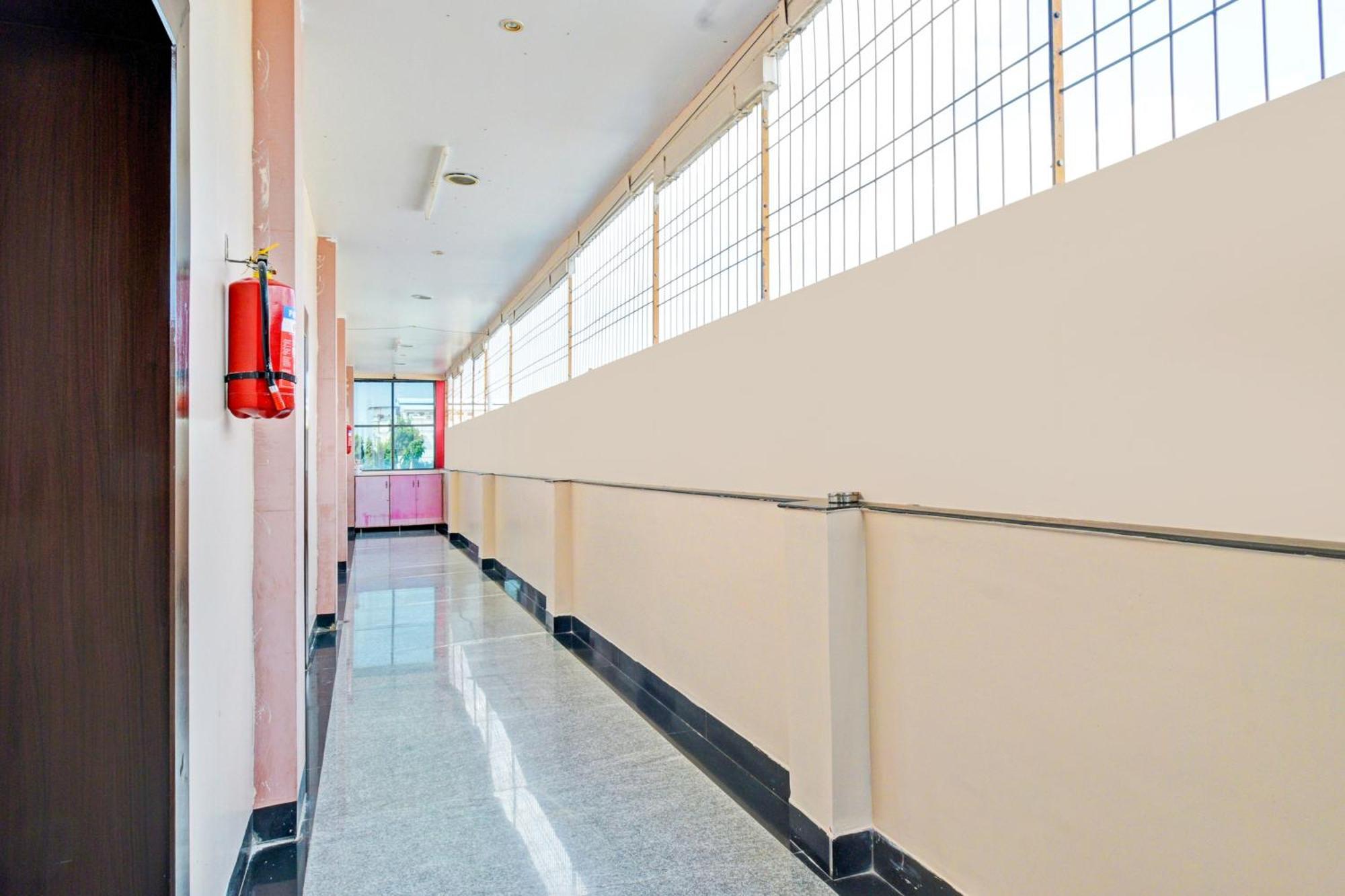 Super Hotel O Kurnool Near Kurnool Medical College מראה חיצוני תמונה
